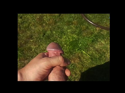 ❤️ Hottie beroa bere pussy arrosa izorratu egiten du eta udako lorategi batean squirt batekin esperma egiten du Izorra gugan ❌