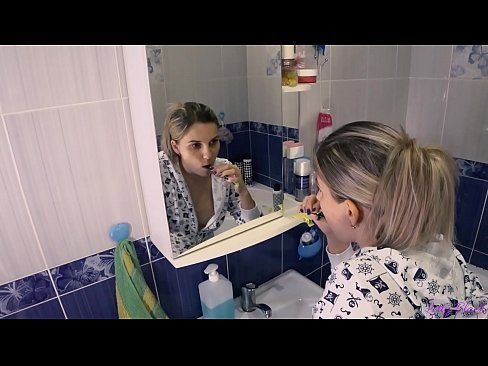 ❤️ Pijamaz jantzitako gazteekin ahozko esperma amaitzen da ipurdian - Letty Black Izorra gugan ❌
