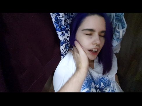❤️ Nire ahizpa armairuan aurkitu eta lagundu zion esperma Izorra gugan ❌
